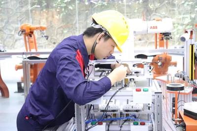 廣州市輕工職業學校包攬&ldquo;機器人技術應用&rdquo;市賽前三名
